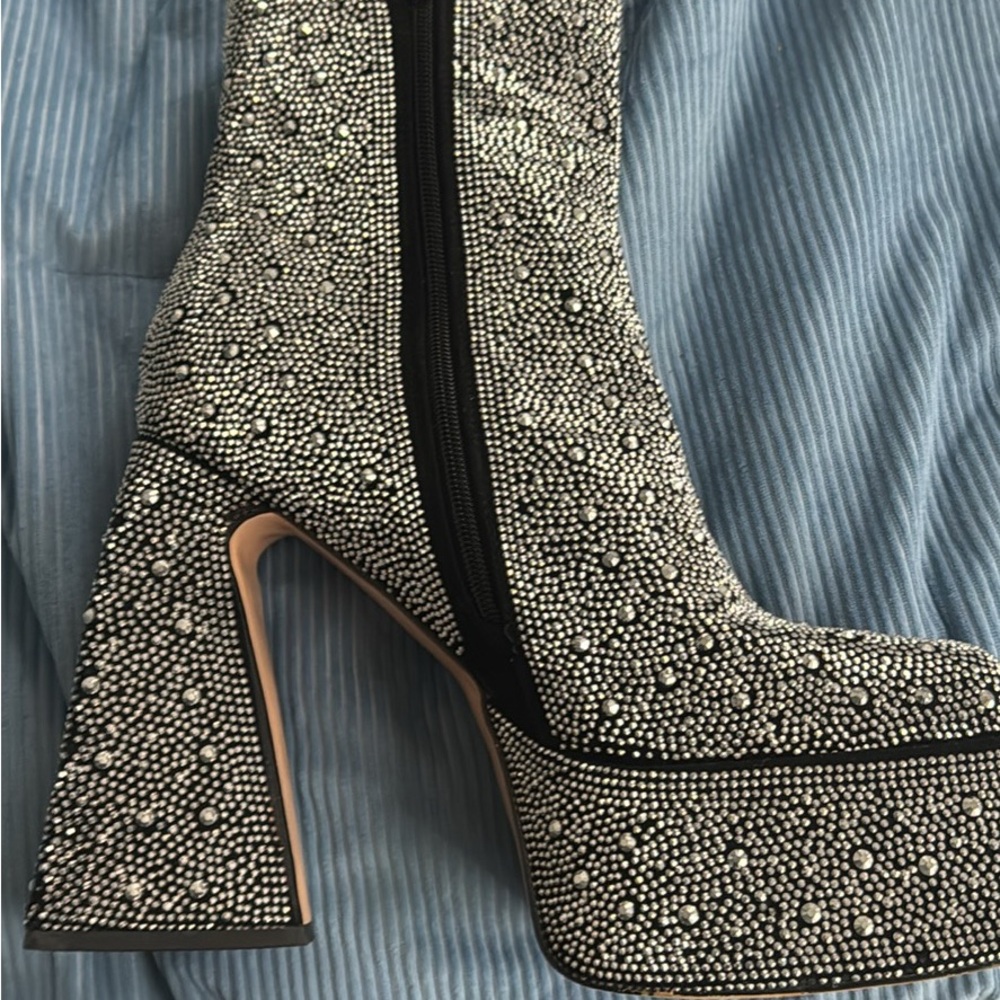 Cute Rhinestone boots. - Picture 2 of 7